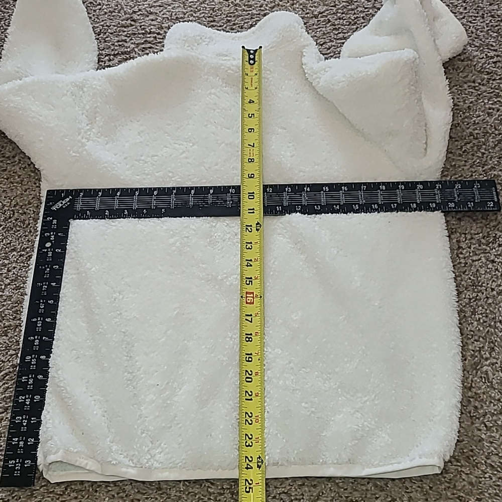 Patagonia Zip Up White Fleece Sweater - Picture 6 of 6